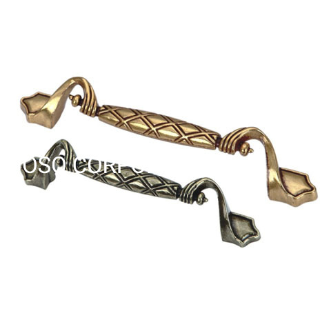 Factory Supply Antique Copper Zinc Alloy 96mm Furntiure Handle Closet Handle